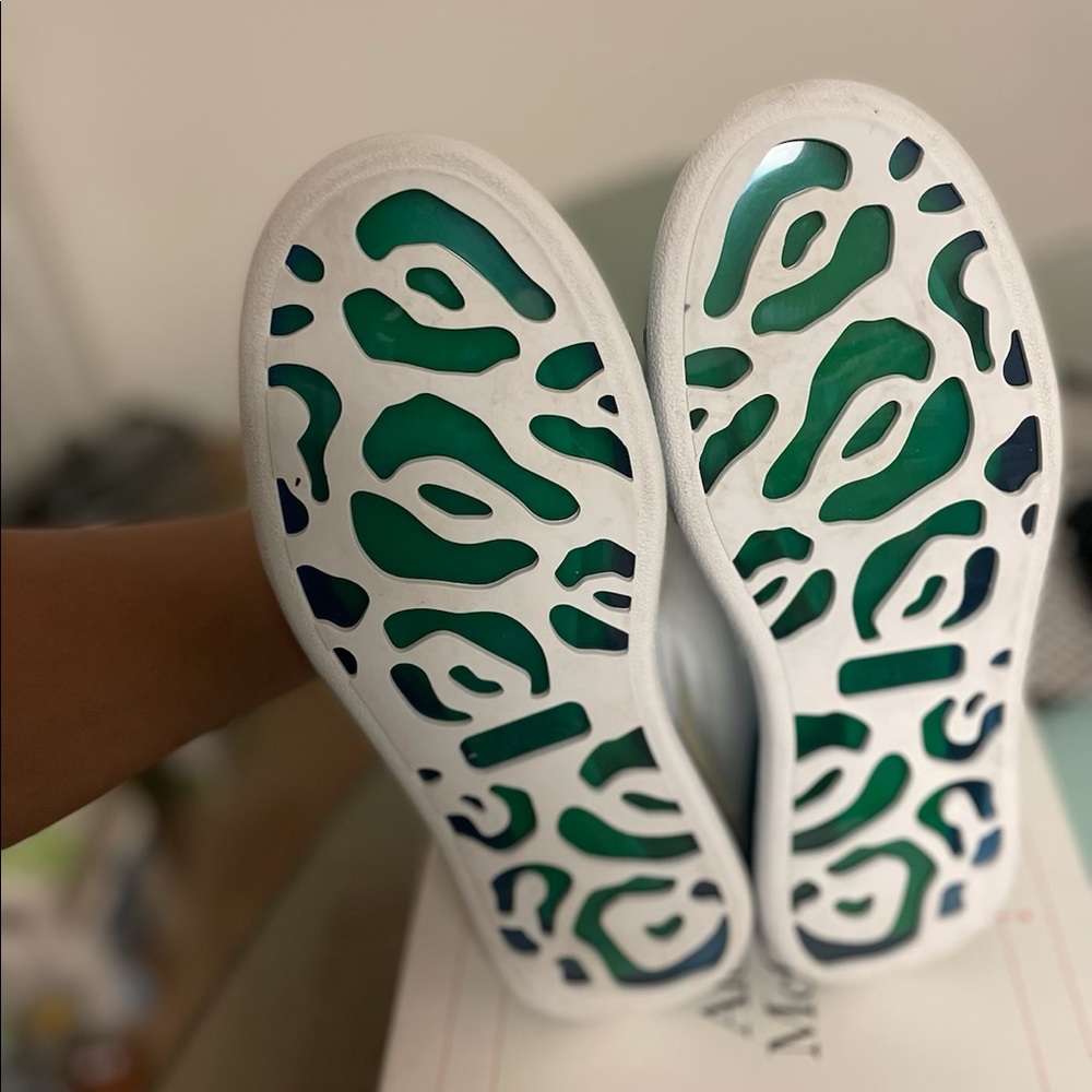 Brand New 39EU can fit a 7 in mens 9 in woman’s